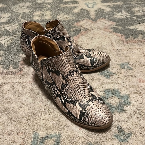 SOLD - Picture 1 of 7